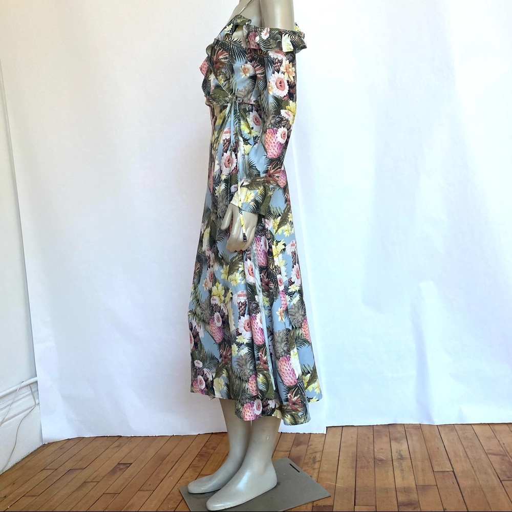 Floral wrap dress - Picture 4 of 16